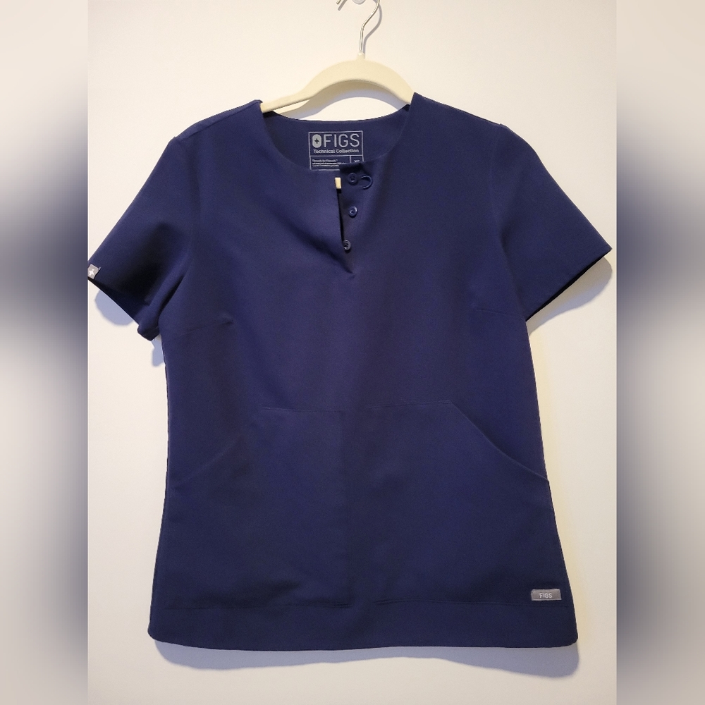 Used women's Figs scrub top